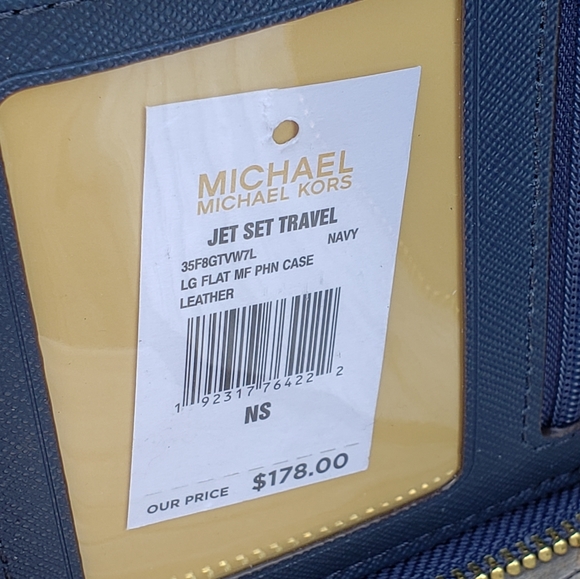 ⚠️LAST 1⚠️ Michael Kors Jet Set LG Phone Wristlet - Picture 5 of 5